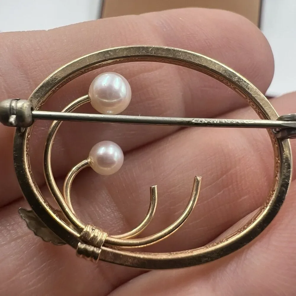 VINTAGE KREMENTZ HANDCRAFTED OVAL GOLD TONE LEAF REAL CULTURED PEARLS BROOCH